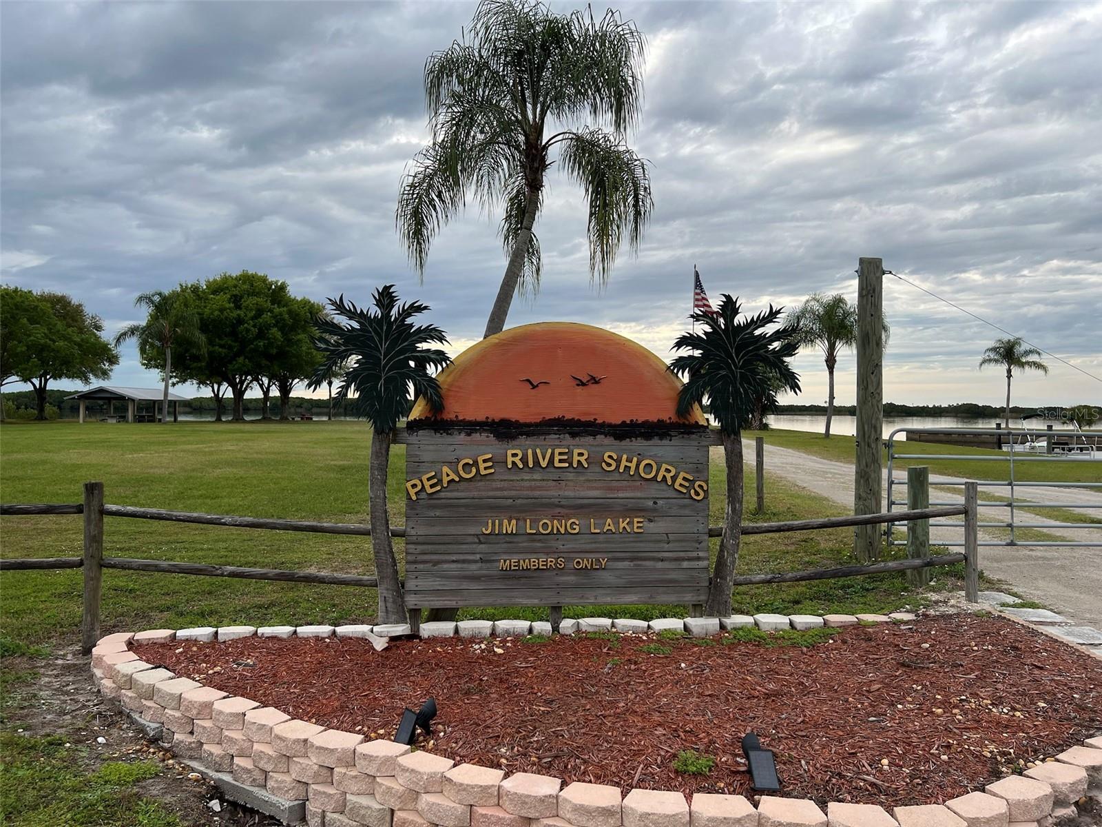 PEACE RIVER SHORES - Land