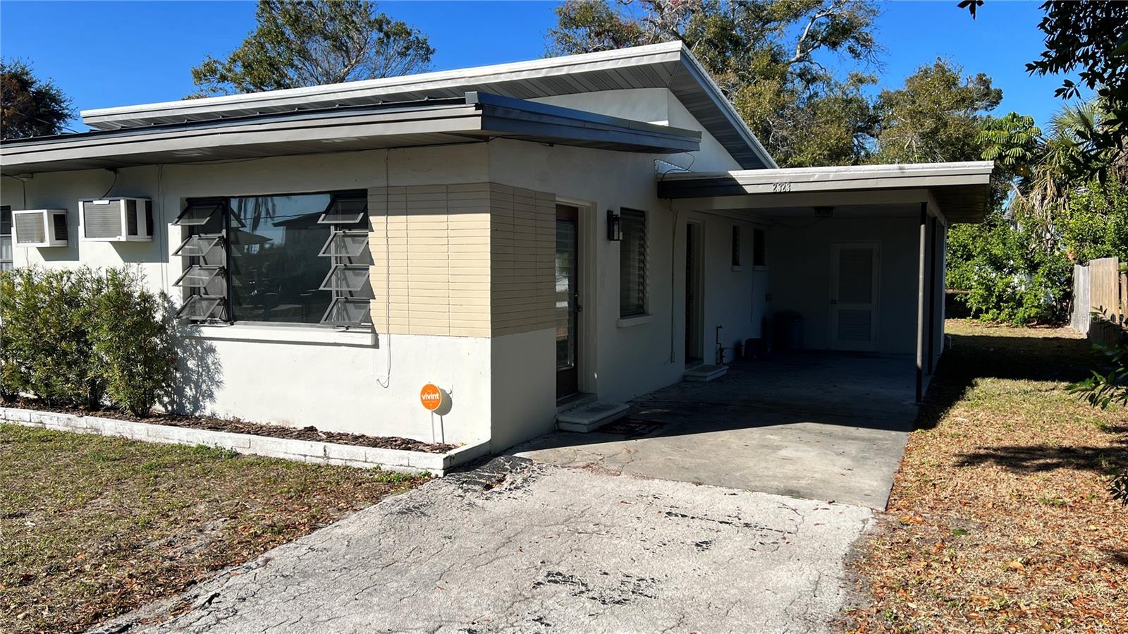LAKE BELLEAIR - Residential Lease