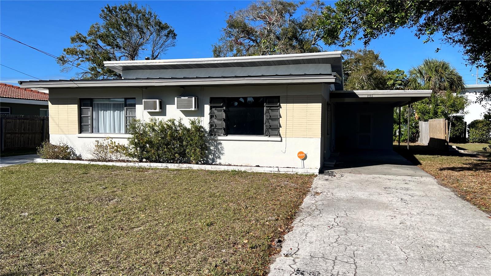 LAKE BELLEAIR - Residential Lease