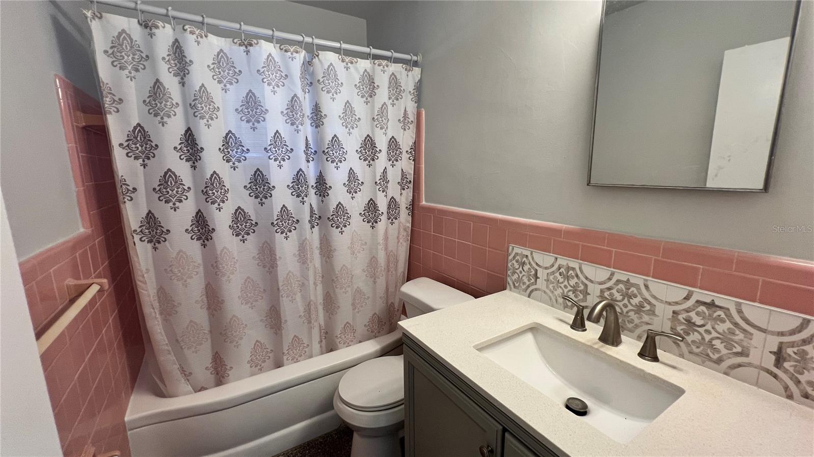 LAKE BELLEAIR - Residential Lease