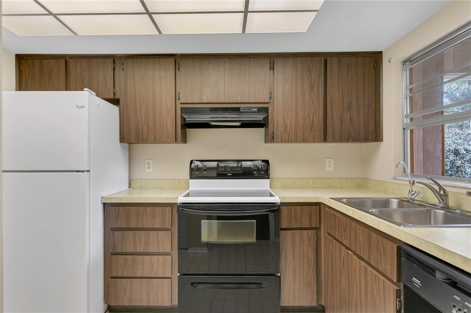 NORTH POINTE - Residential