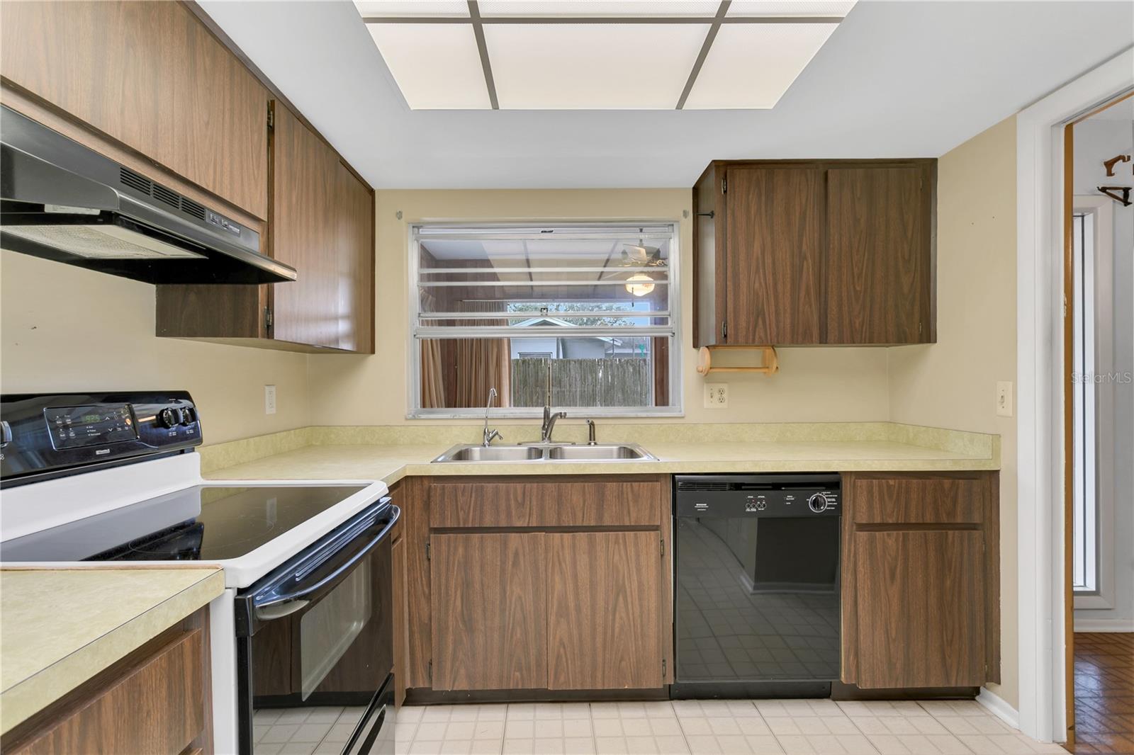 NORTH POINTE - Residential