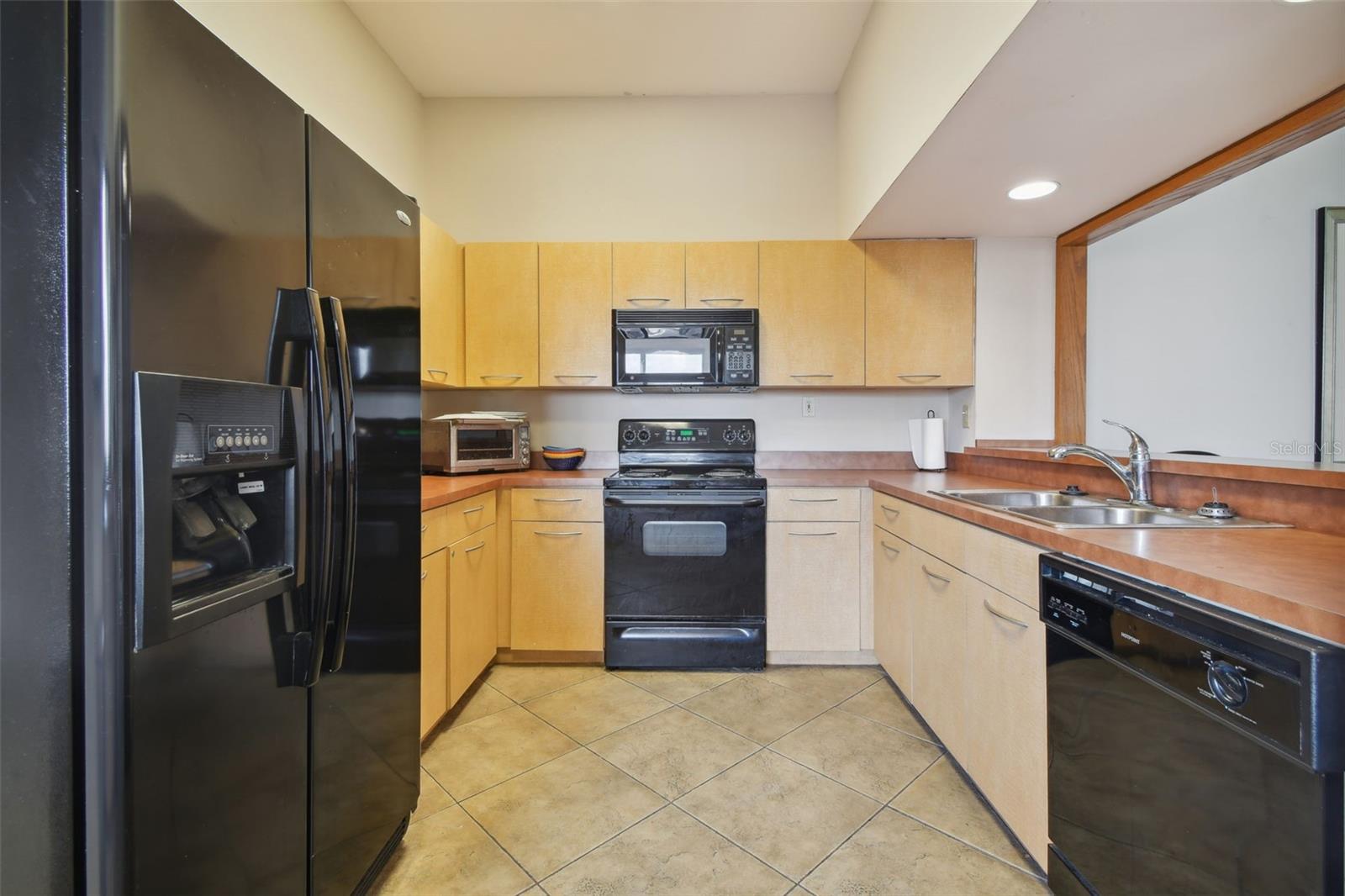 ATRIUM ON THE BAYSHORE A CONDO - Residential Lease