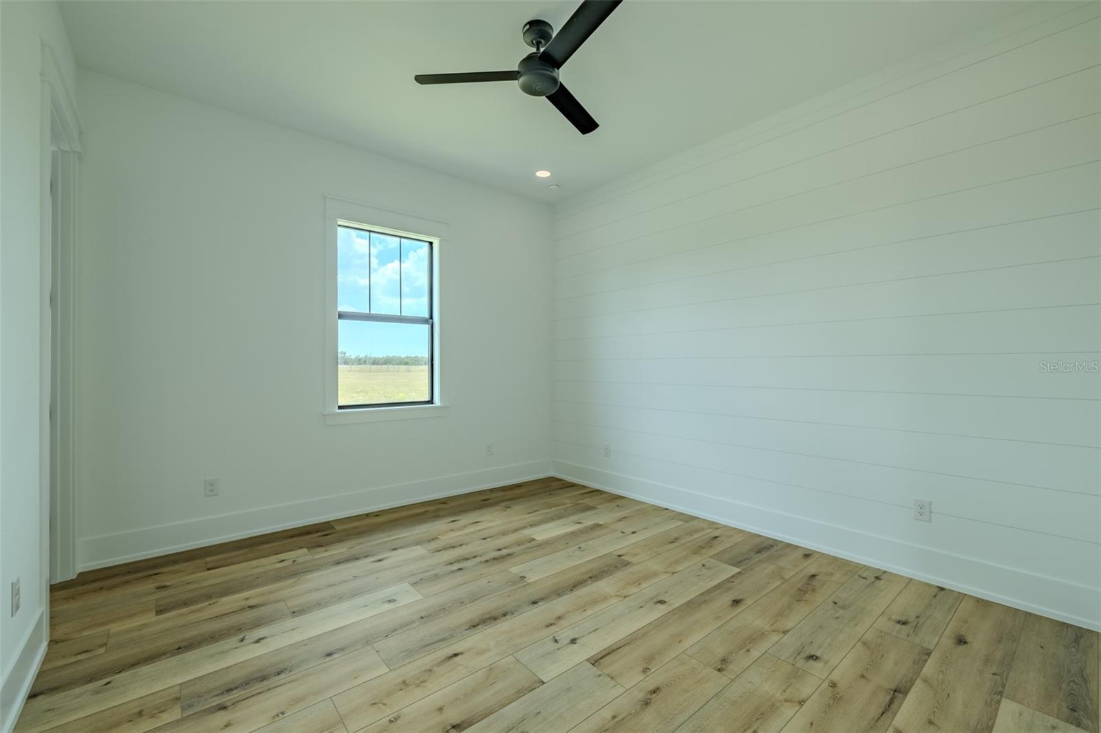 POWERLINE MINOR SUB - Residential