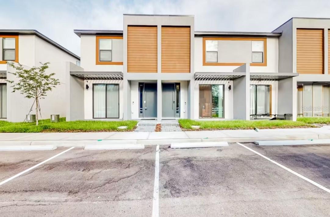 THE HUB AT WESTSIDE - Residential