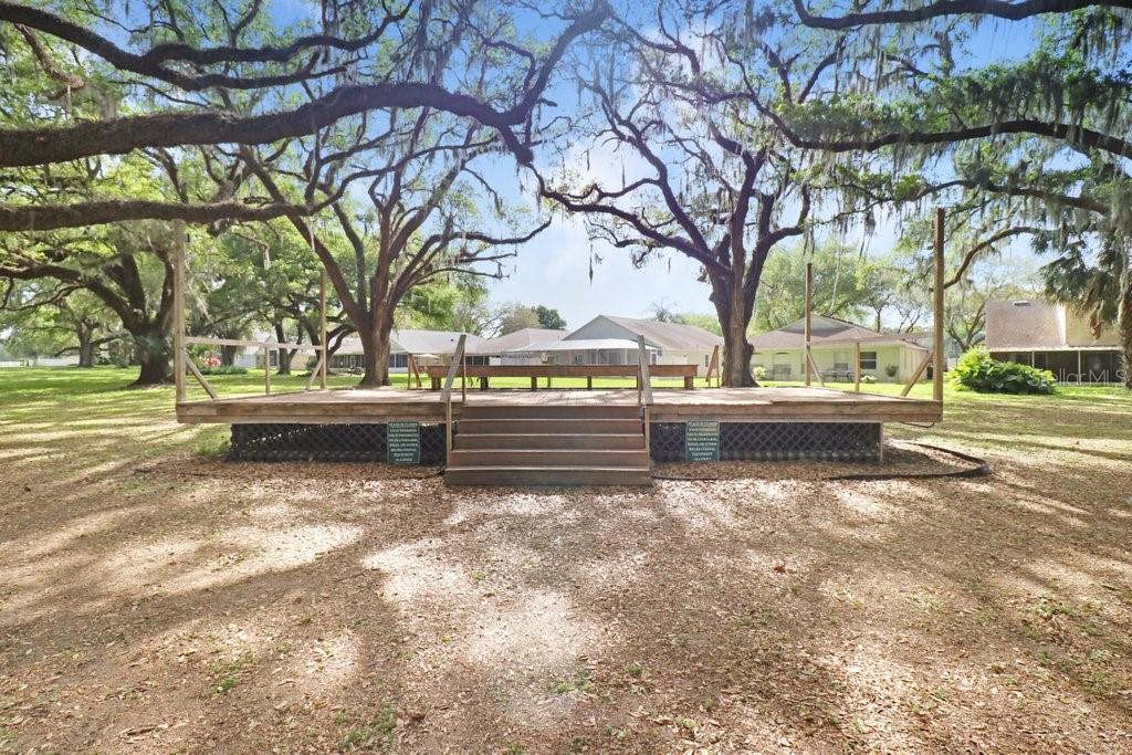 TWIN LAKES - Residential