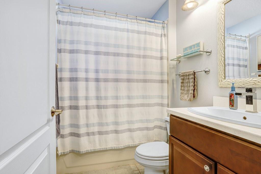 TWIN LAKES - Residential