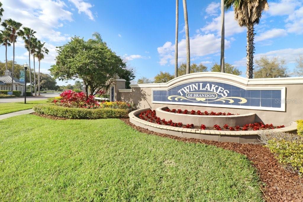 TWIN LAKES - Residential