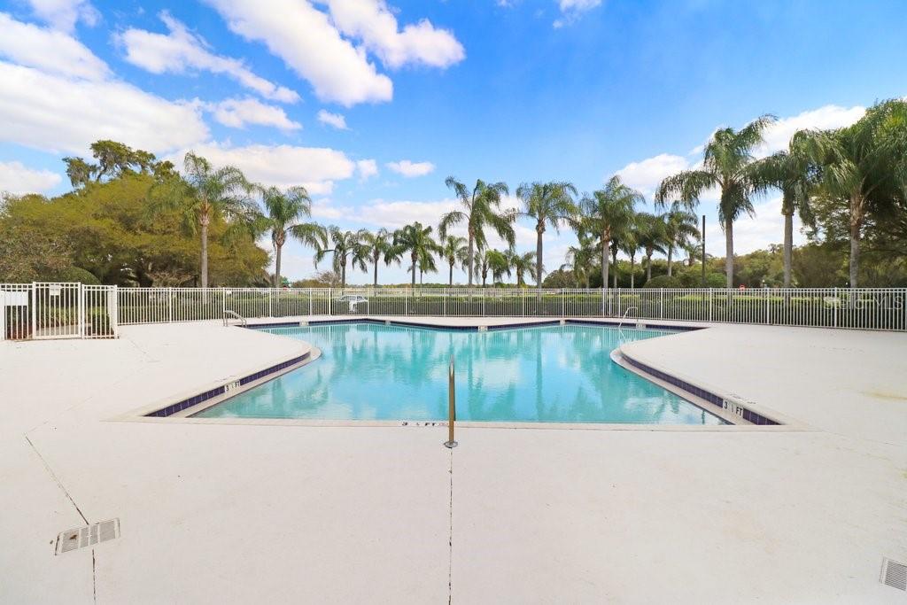 TWIN LAKES - Residential