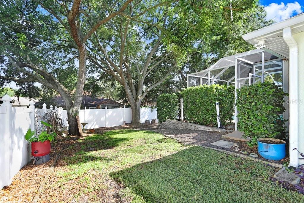 TWIN LAKES - Residential