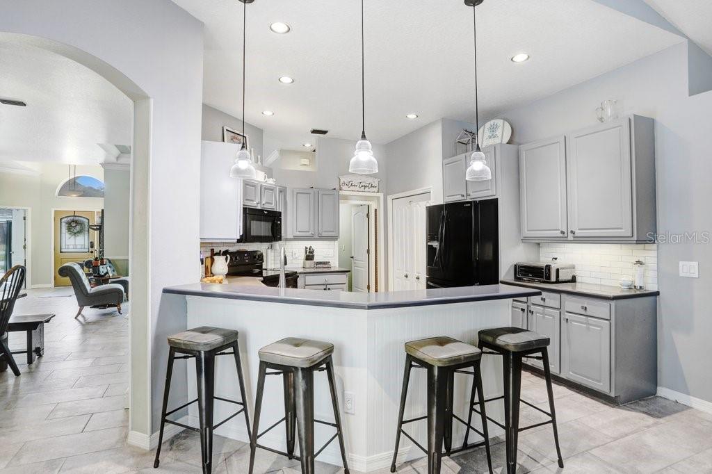 TWIN LAKES - Residential