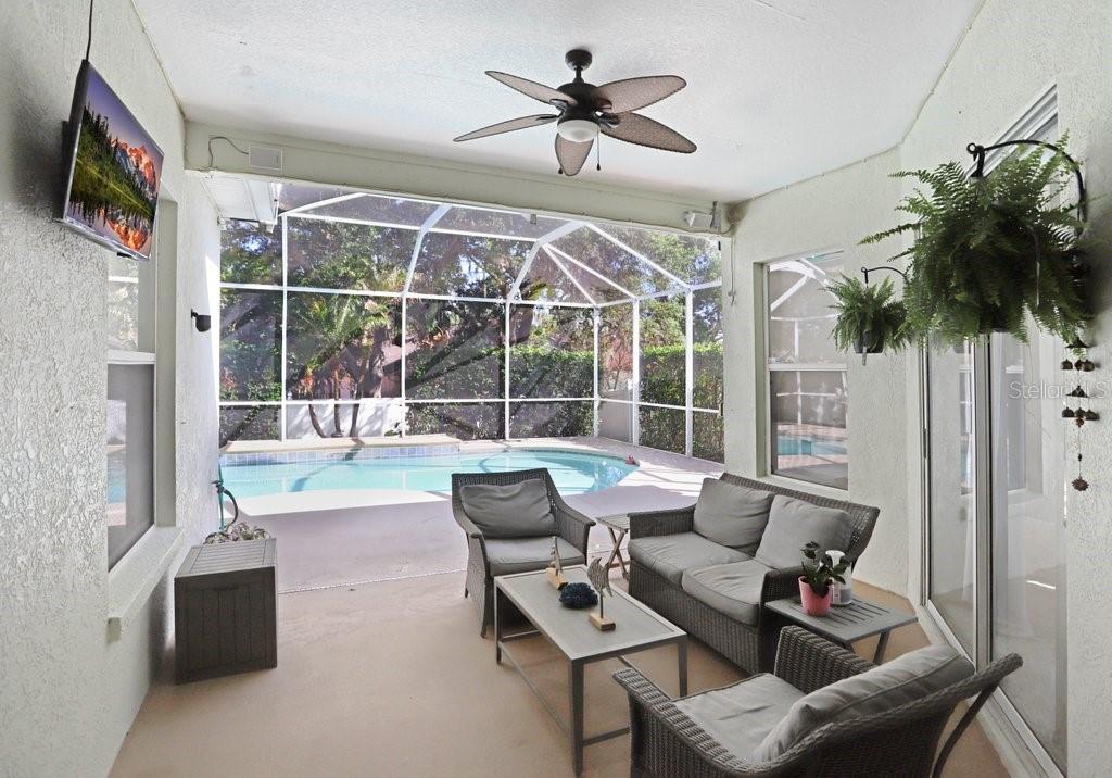 TWIN LAKES - Residential