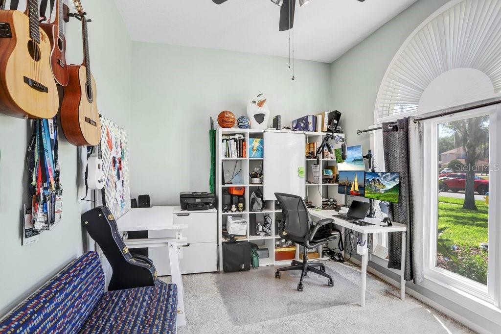 TWIN LAKES - Residential