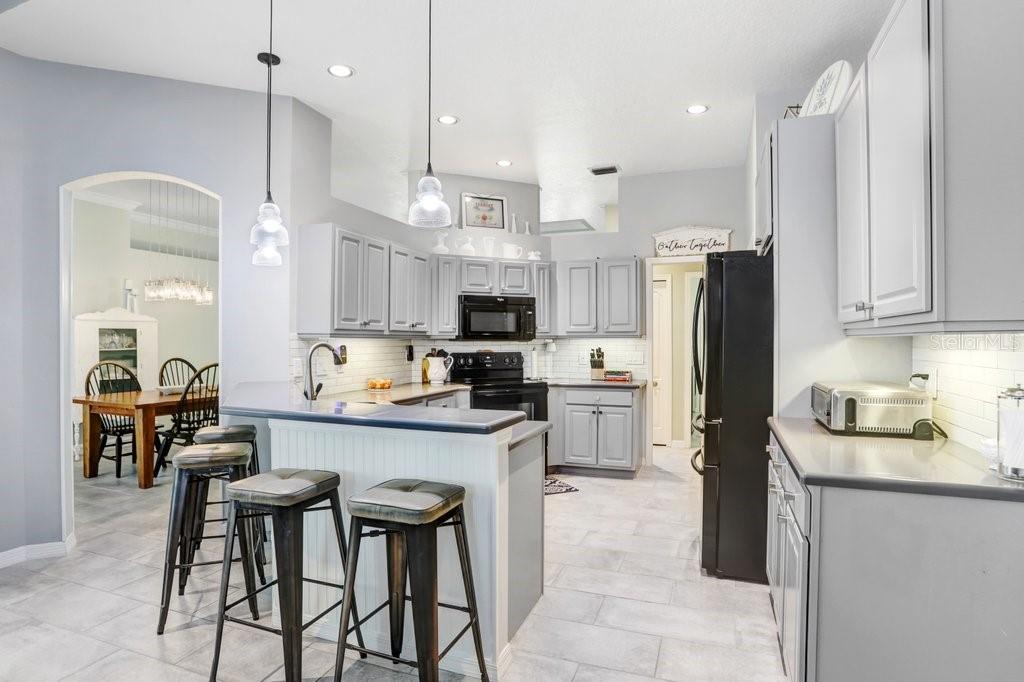 TWIN LAKES - Residential