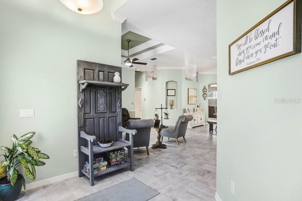 TWIN LAKES - Residential