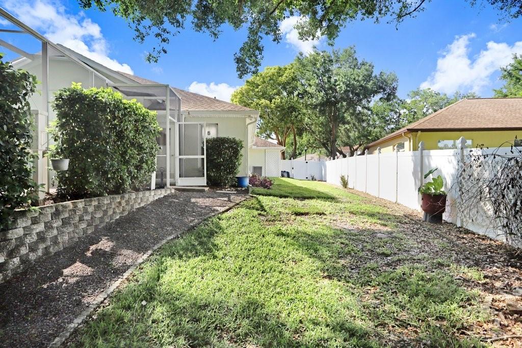 TWIN LAKES - Residential