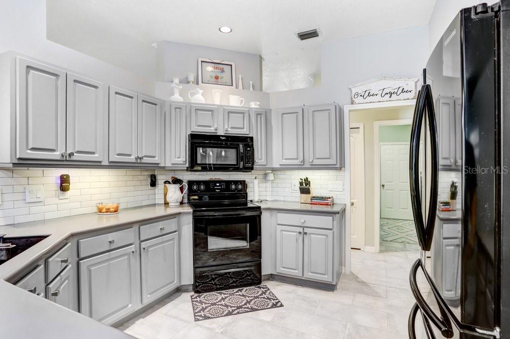 TWIN LAKES - Residential