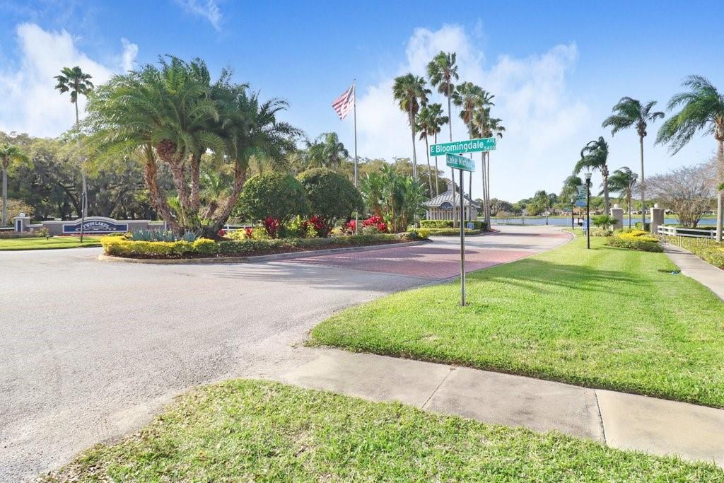 TWIN LAKES - Residential