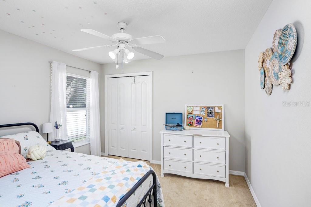 TWIN LAKES - Residential