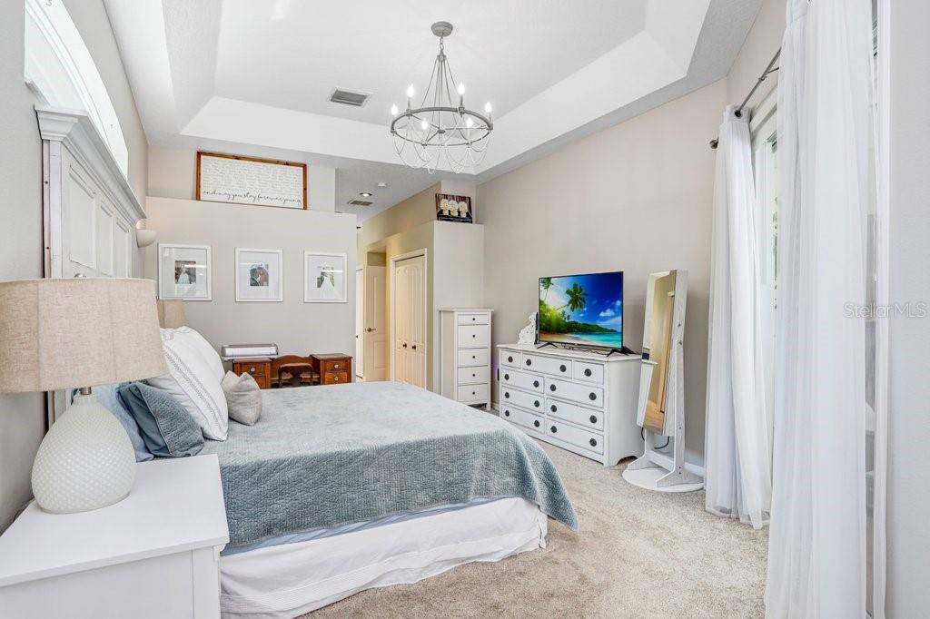 TWIN LAKES - Residential