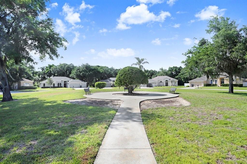 TWIN LAKES - Residential