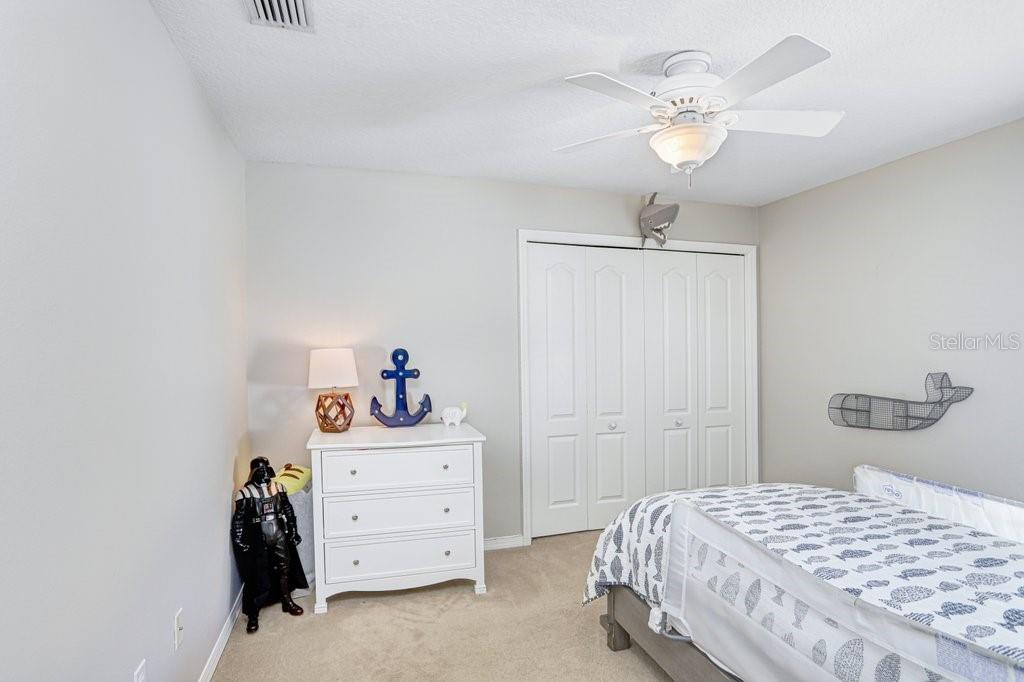 TWIN LAKES - Residential