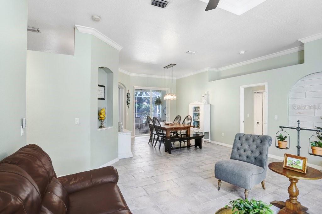 TWIN LAKES - Residential