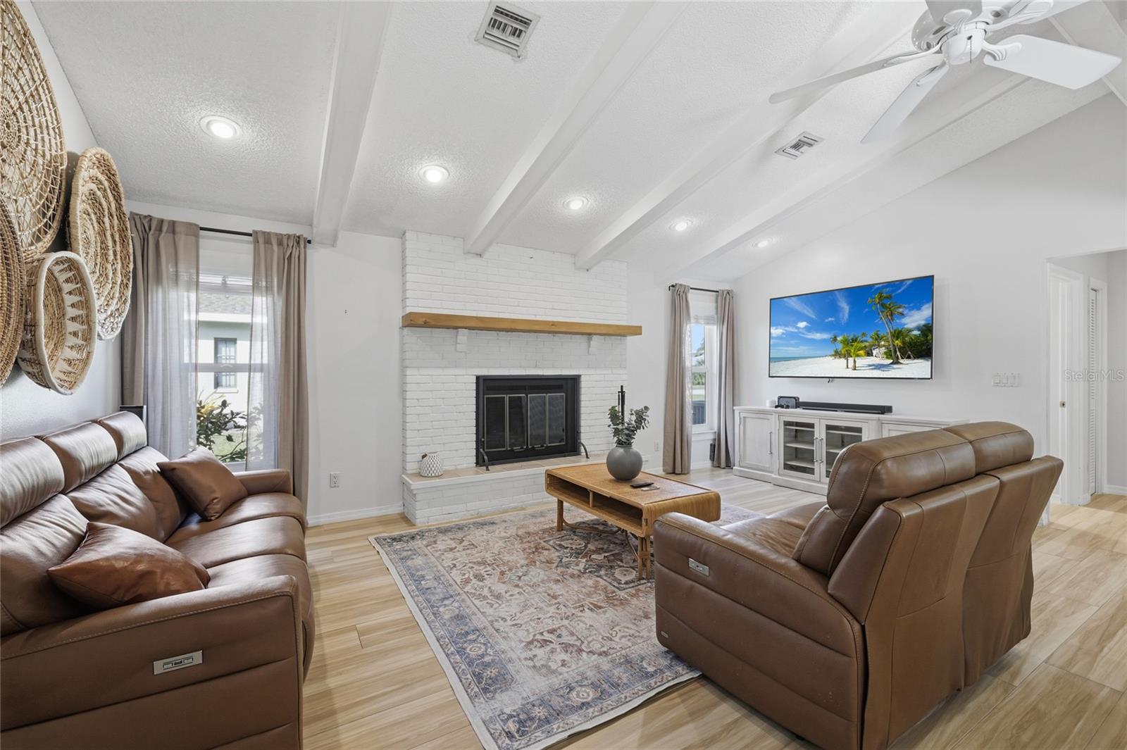 EAGLE RIDGE - Residential