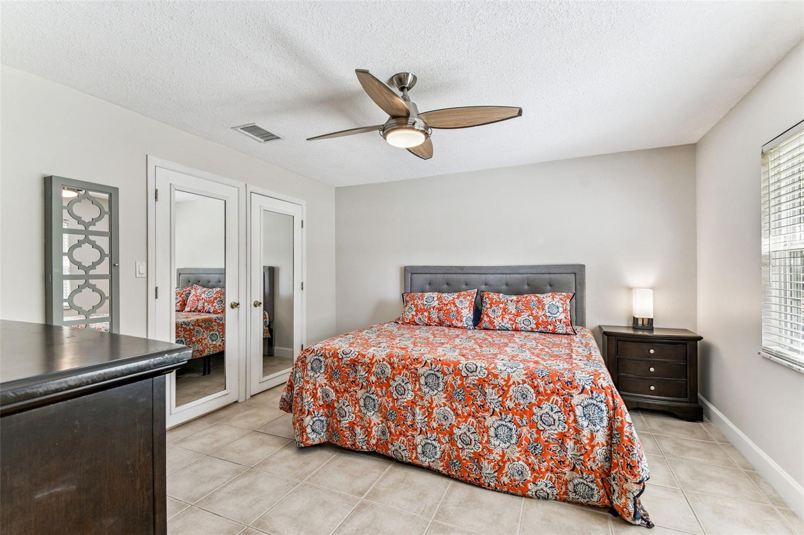 TAMPAS NORTH SIDE COUNTRY CLUB AREA UNIT - Residential