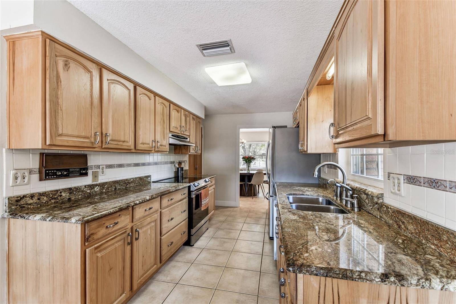 TAMPAS NORTH SIDE COUNTRY CLUB AREA UNIT - Residential