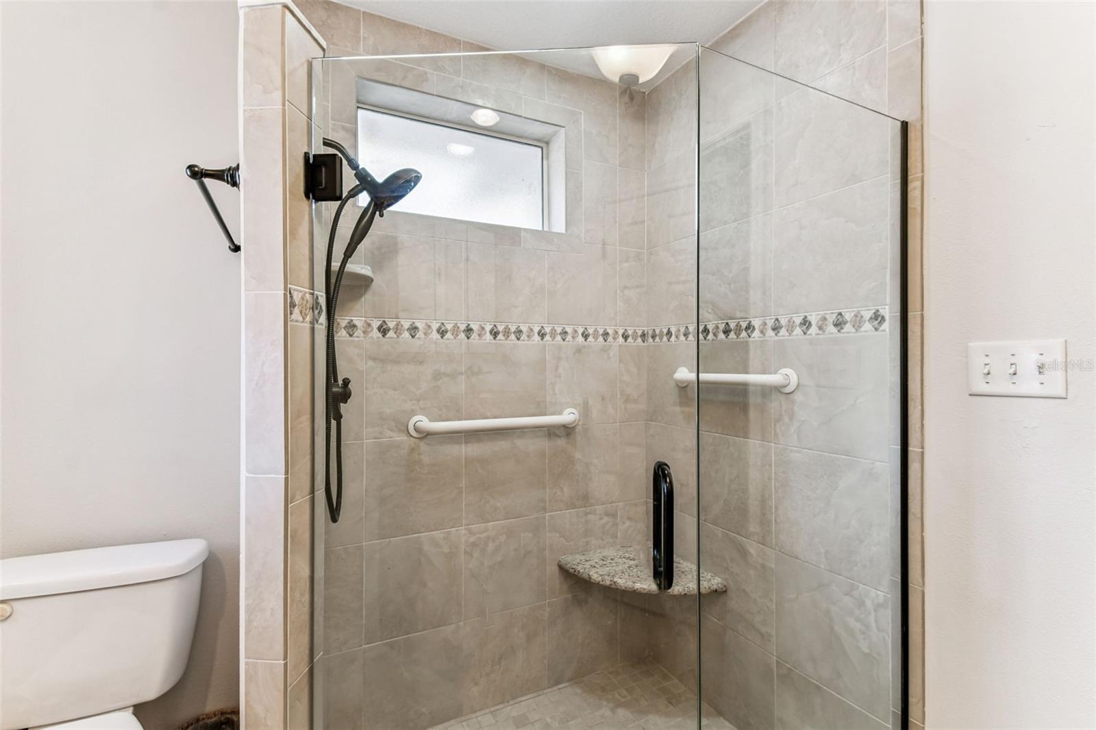 TAMPAS NORTH SIDE COUNTRY CLUB AREA UNIT - Residential