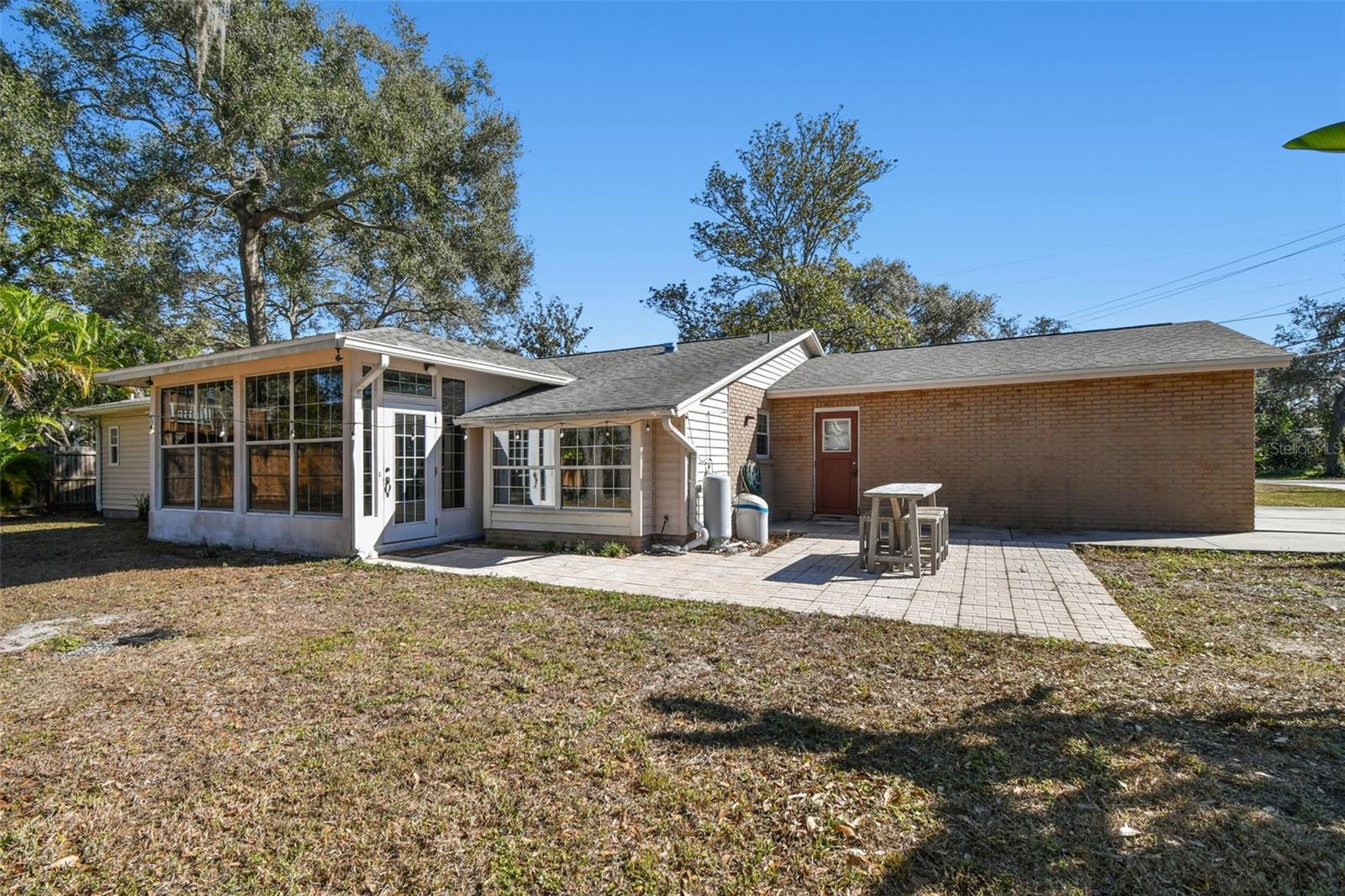 TAMPAS NORTH SIDE COUNTRY CLUB AREA UNIT - Residential