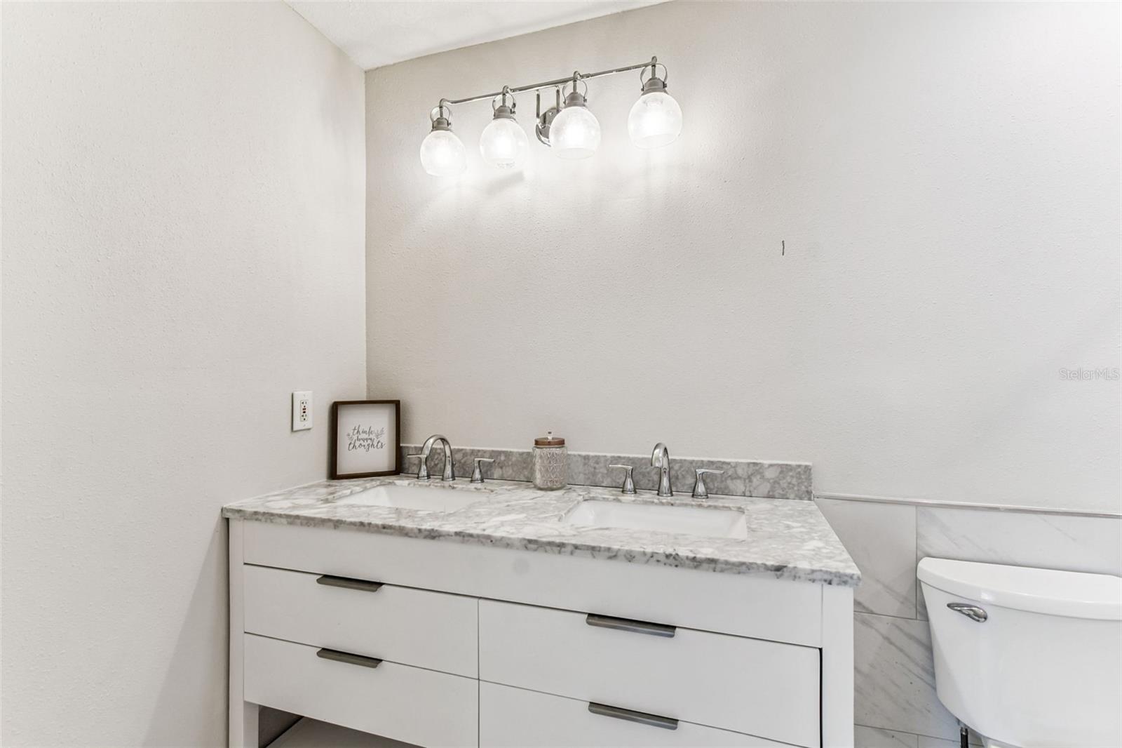 TAMPAS NORTH SIDE COUNTRY CLUB AREA UNIT - Residential