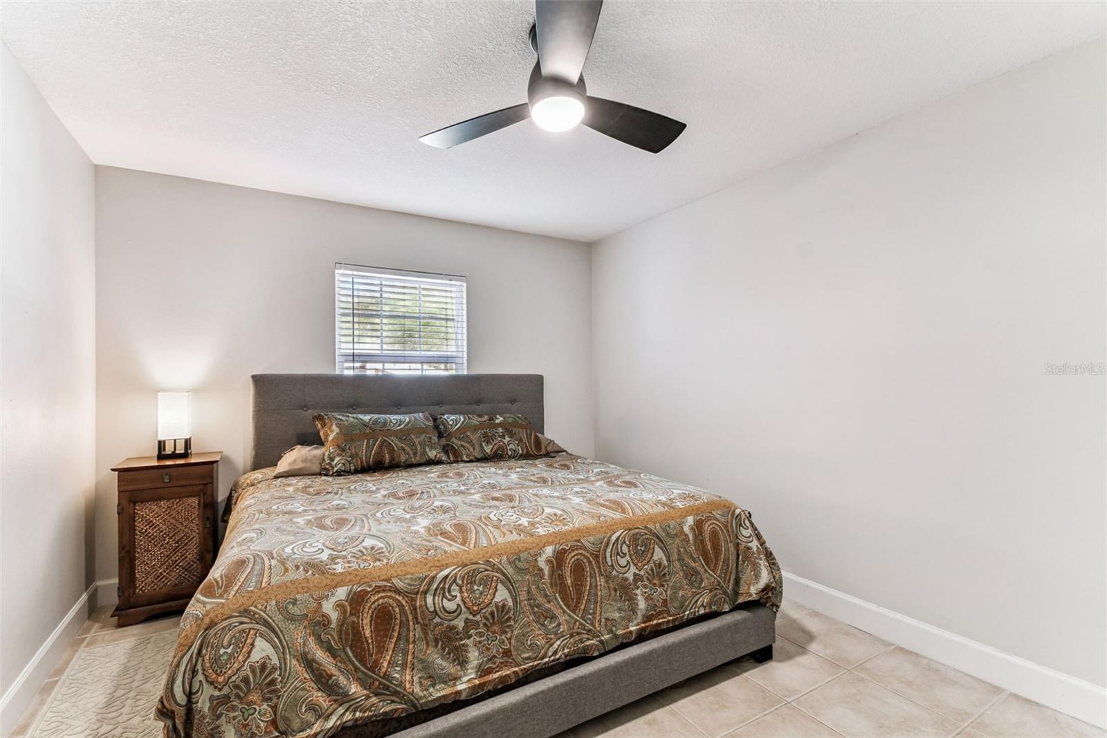 TAMPAS NORTH SIDE COUNTRY CLUB AREA UNIT - Residential