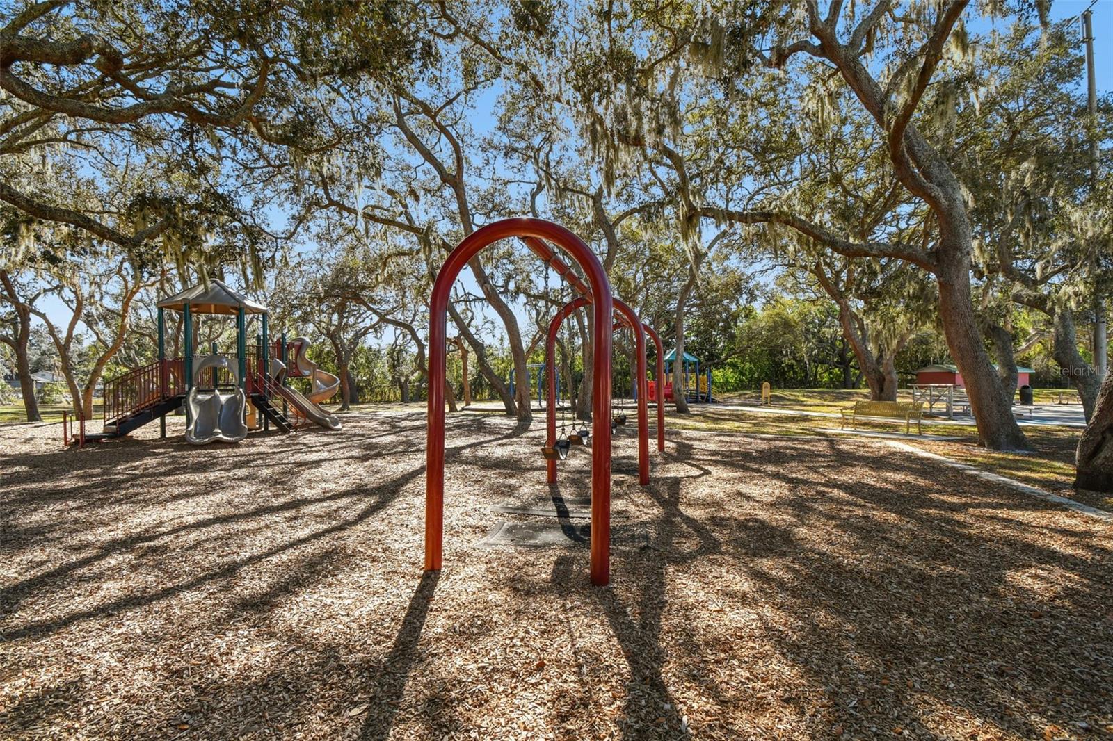 TAMPAS NORTH SIDE COUNTRY CLUB AREA UNIT - Residential