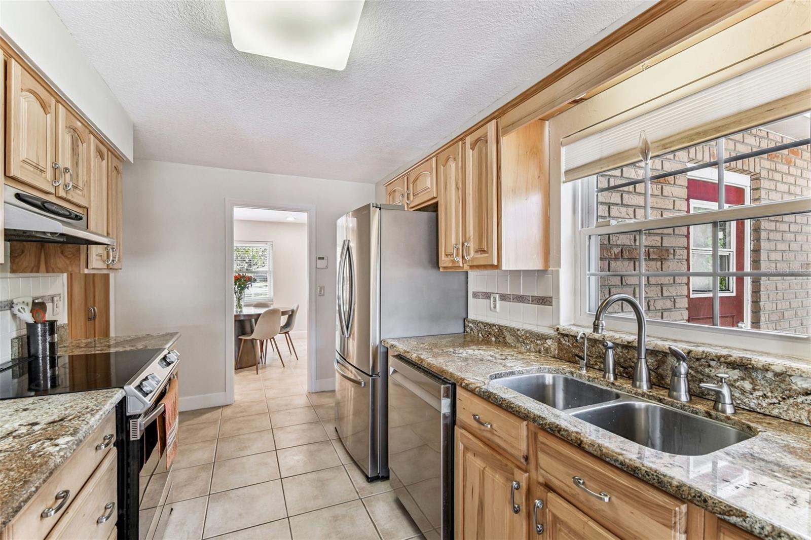 TAMPAS NORTH SIDE COUNTRY CLUB AREA UNIT - Residential