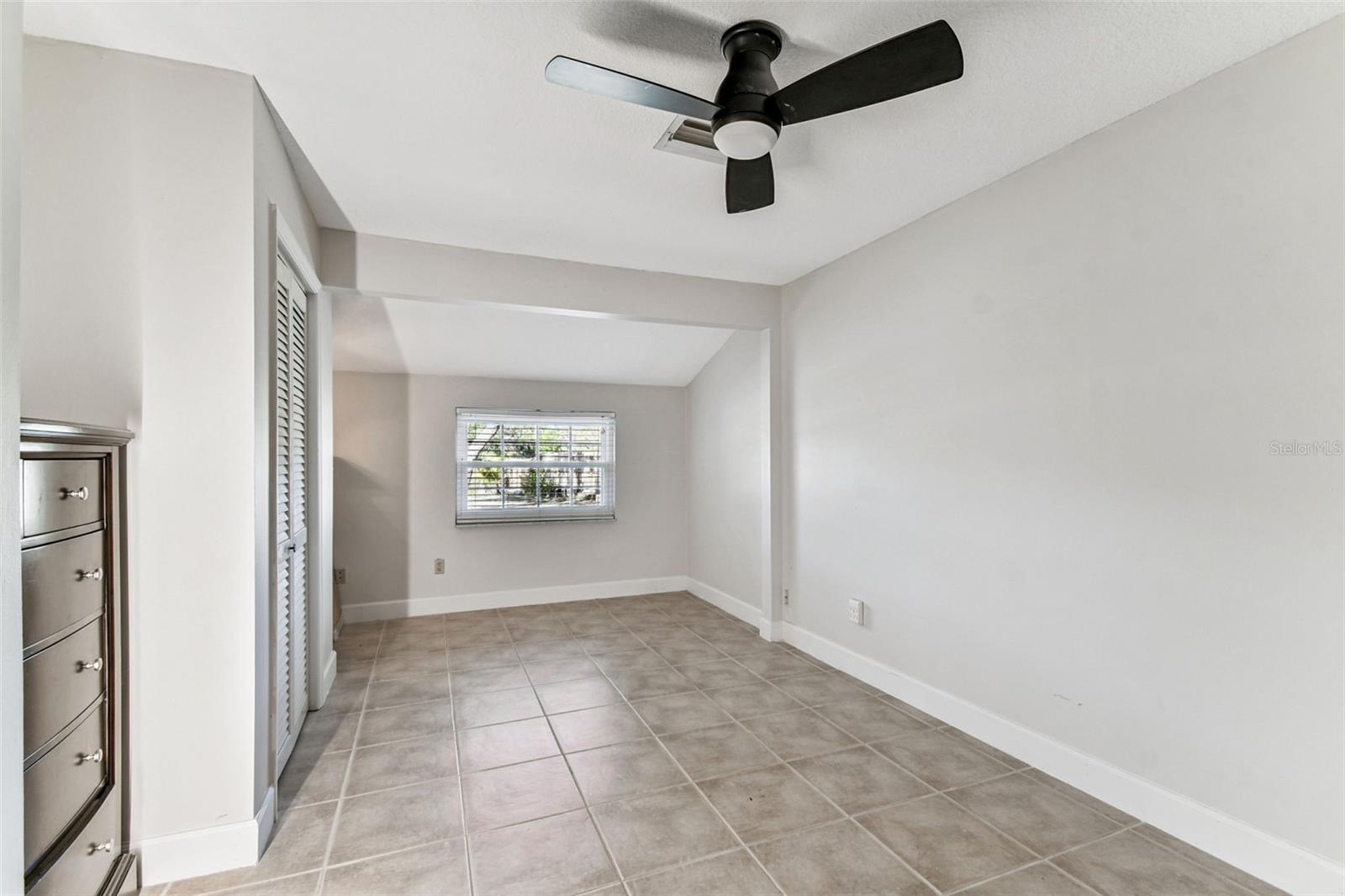 TAMPAS NORTH SIDE COUNTRY CLUB AREA UNIT - Residential