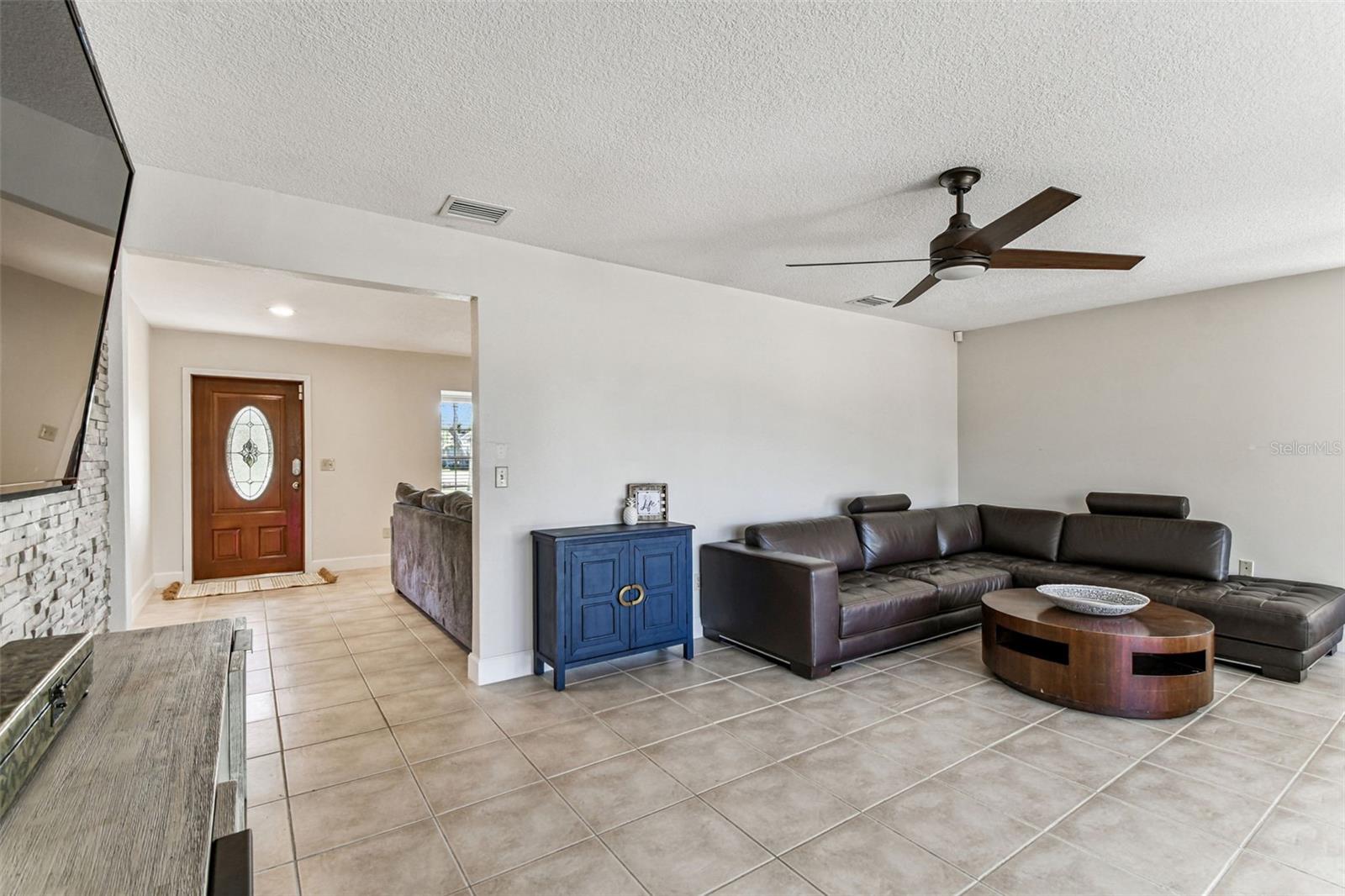 TAMPAS NORTH SIDE COUNTRY CLUB AREA UNIT - Residential