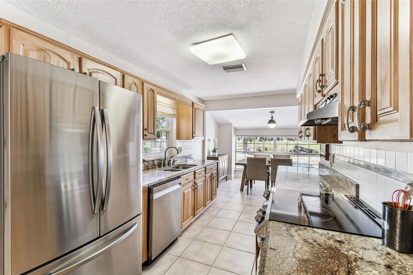 TAMPAS NORTH SIDE COUNTRY CLUB AREA UNIT - Residential