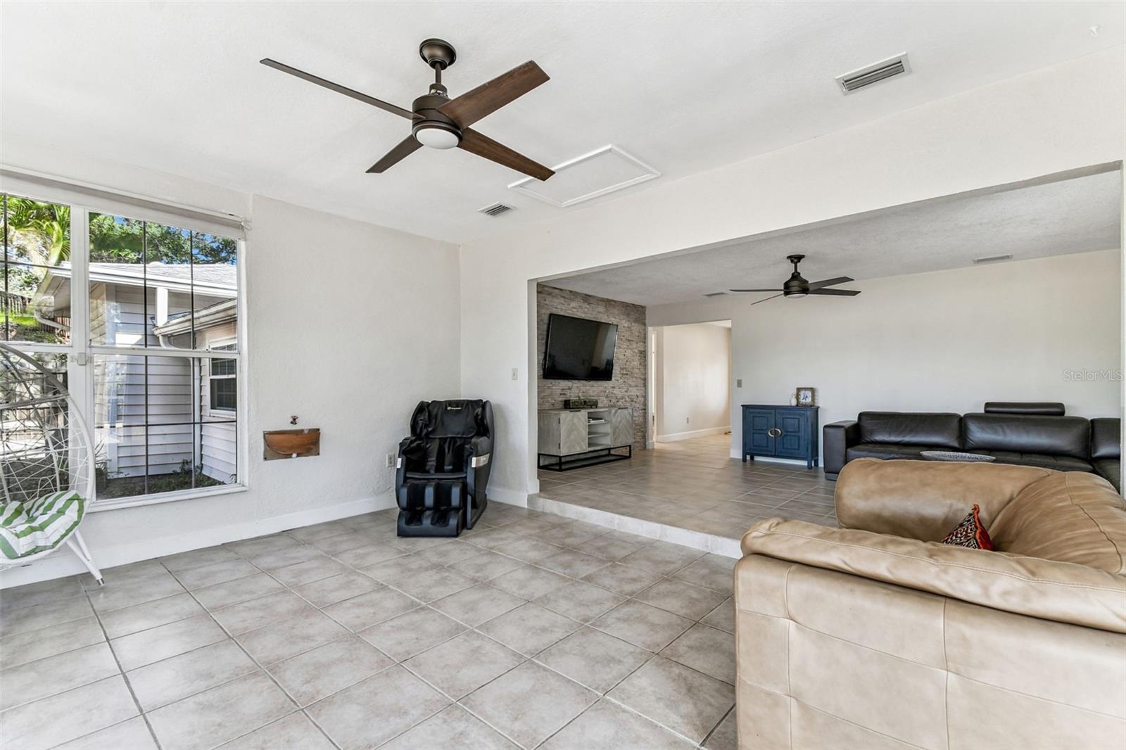 TAMPAS NORTH SIDE COUNTRY CLUB AREA UNIT - Residential