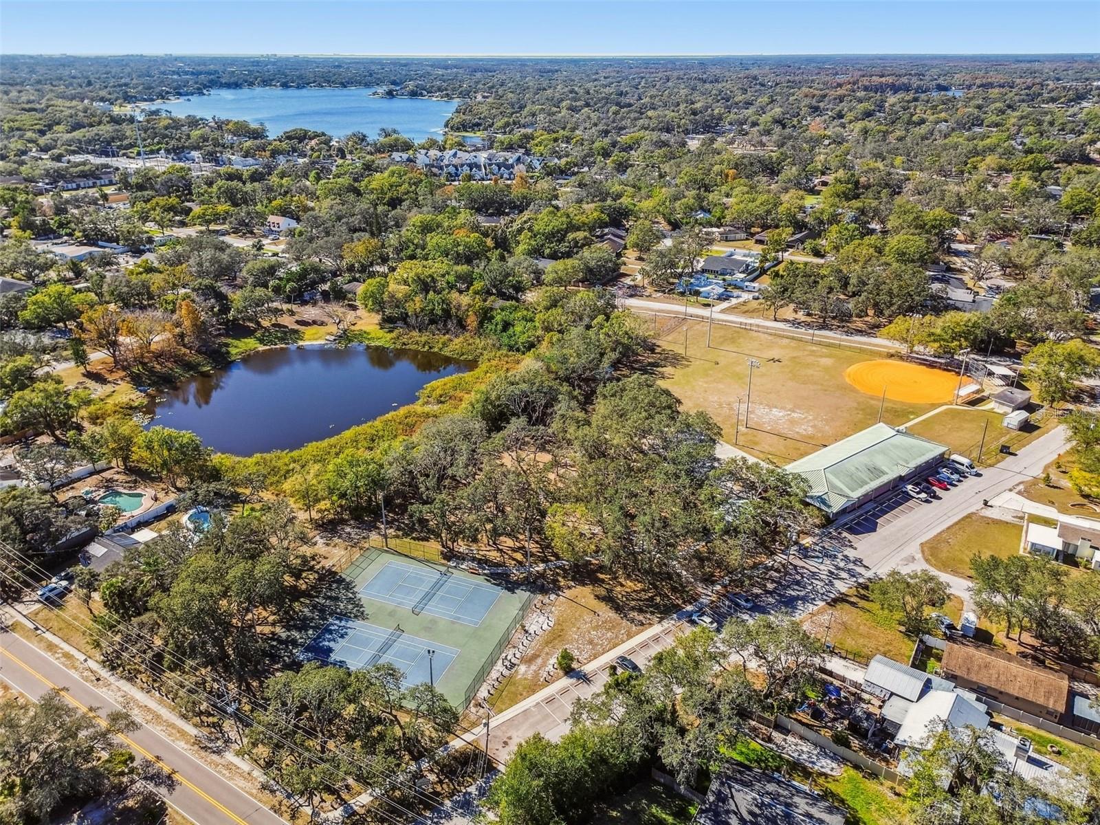 TAMPAS NORTH SIDE COUNTRY CLUB AREA UNIT - Residential