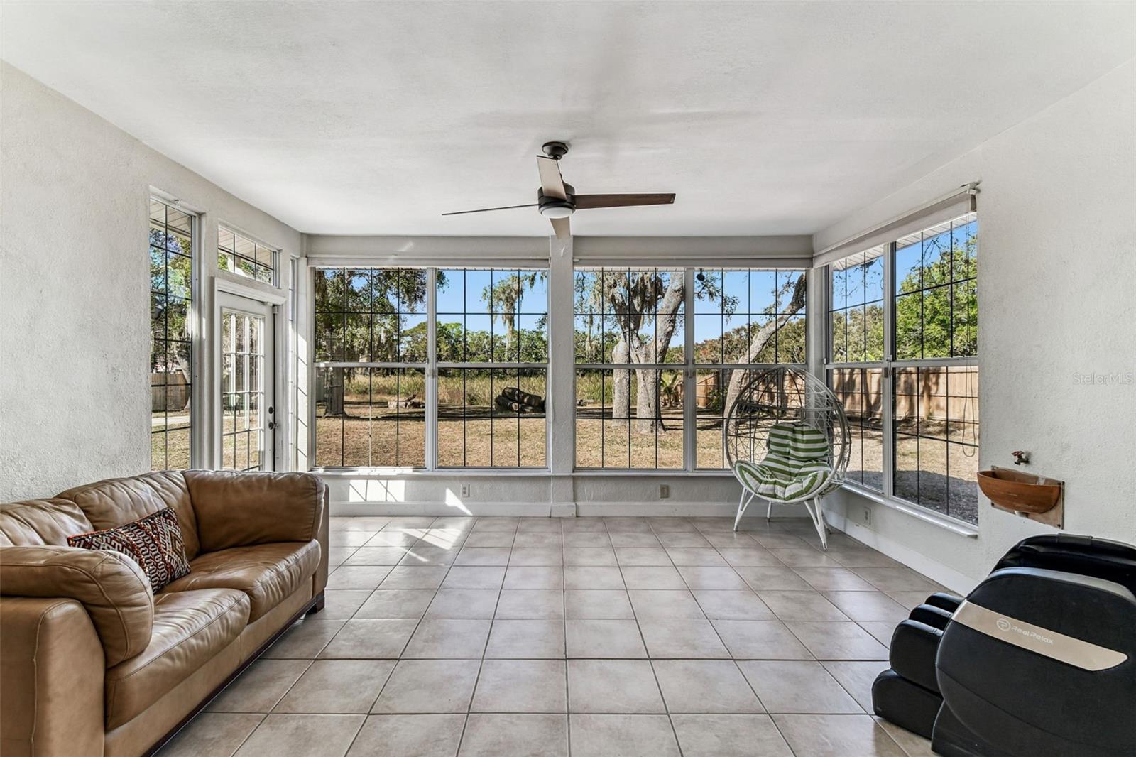 TAMPAS NORTH SIDE COUNTRY CLUB AREA UNIT - Residential