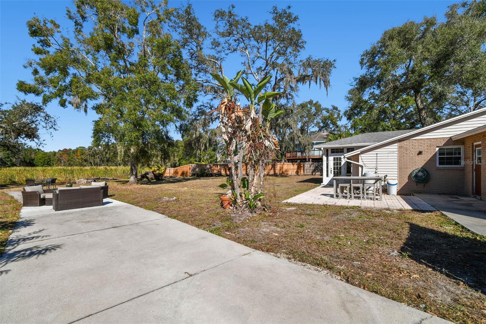 TAMPAS NORTH SIDE COUNTRY CLUB AREA UNIT - Residential