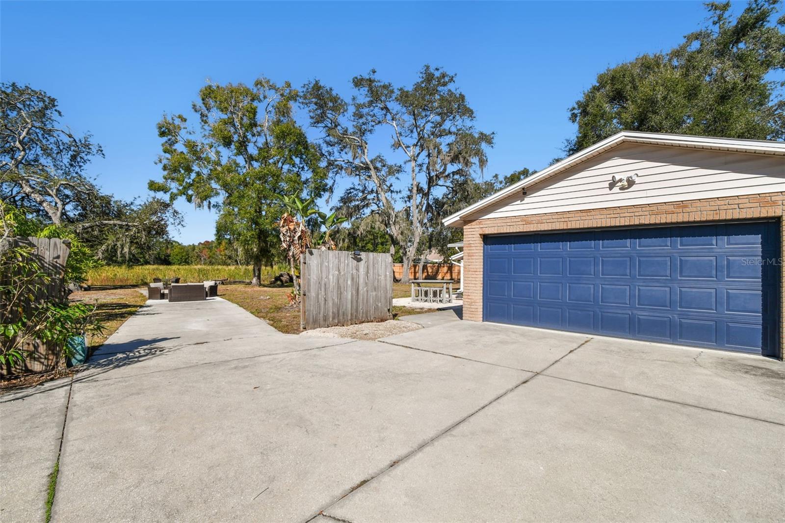 TAMPAS NORTH SIDE COUNTRY CLUB AREA UNIT - Residential