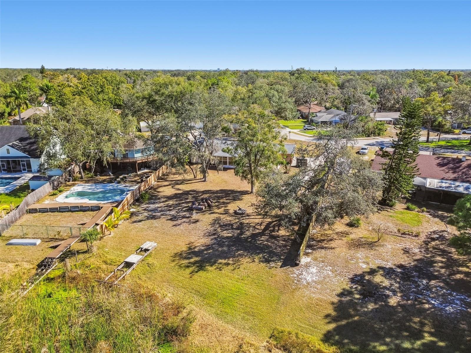 TAMPAS NORTH SIDE COUNTRY CLUB AREA UNIT - Residential