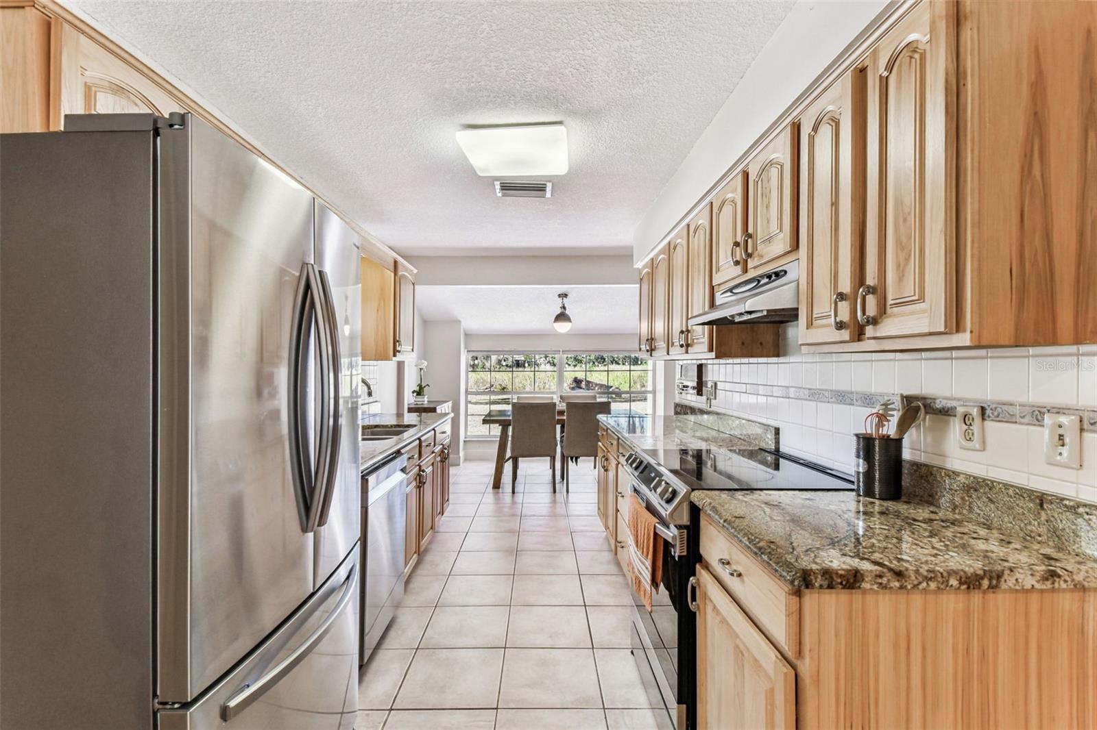 TAMPAS NORTH SIDE COUNTRY CLUB AREA UNIT - Residential