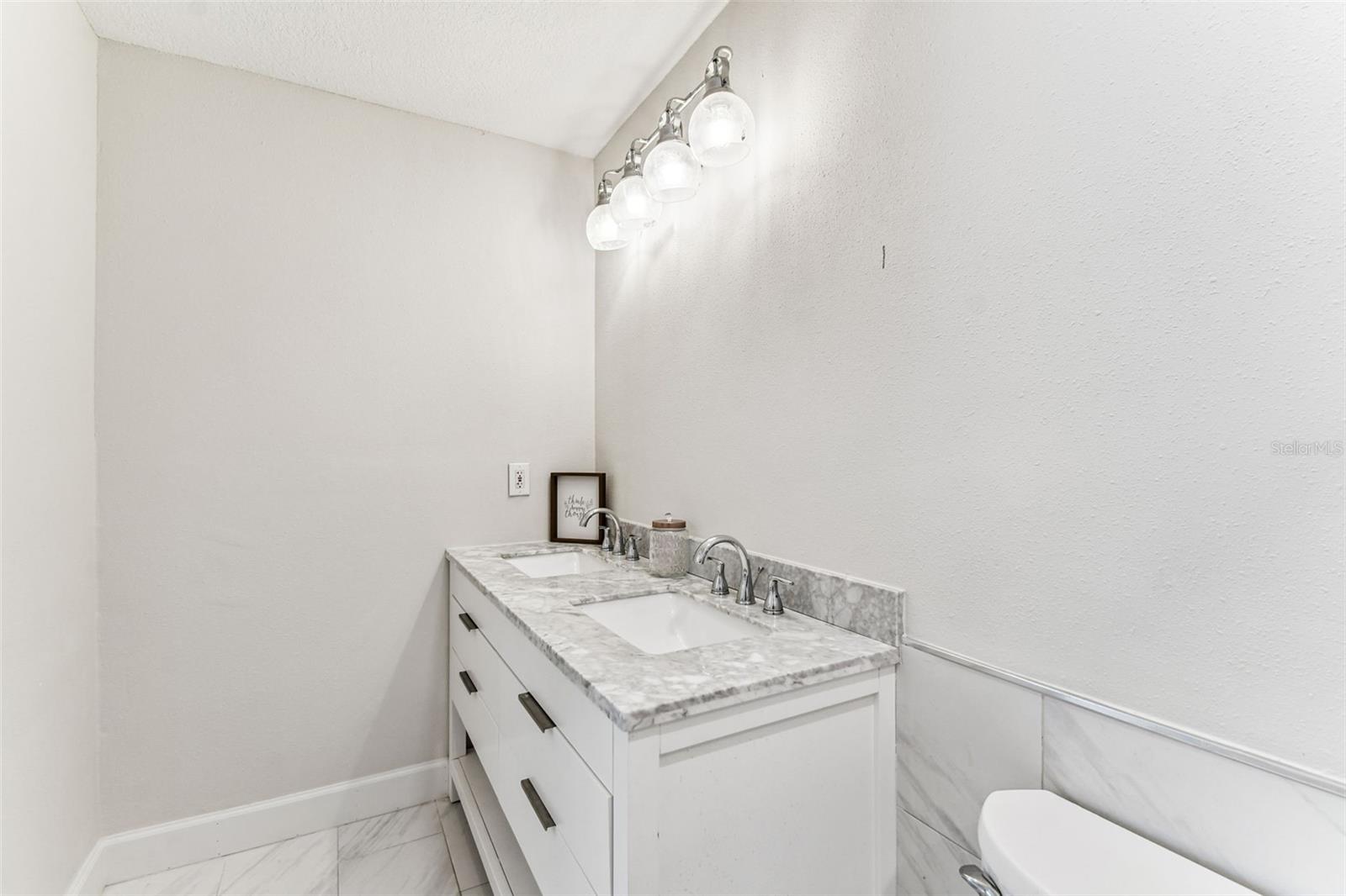 TAMPAS NORTH SIDE COUNTRY CLUB AREA UNIT - Residential