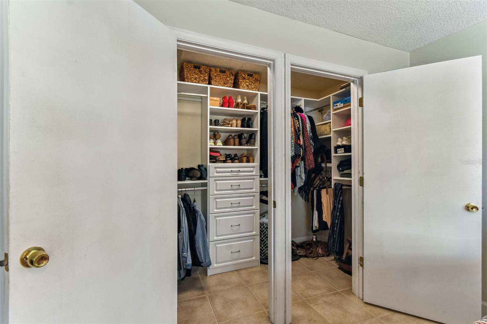 TAMPAS NORTH SIDE COUNTRY CLUB AREA UNIT - Residential