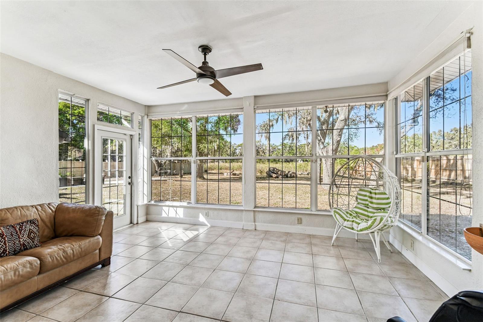 TAMPAS NORTH SIDE COUNTRY CLUB AREA UNIT - Residential