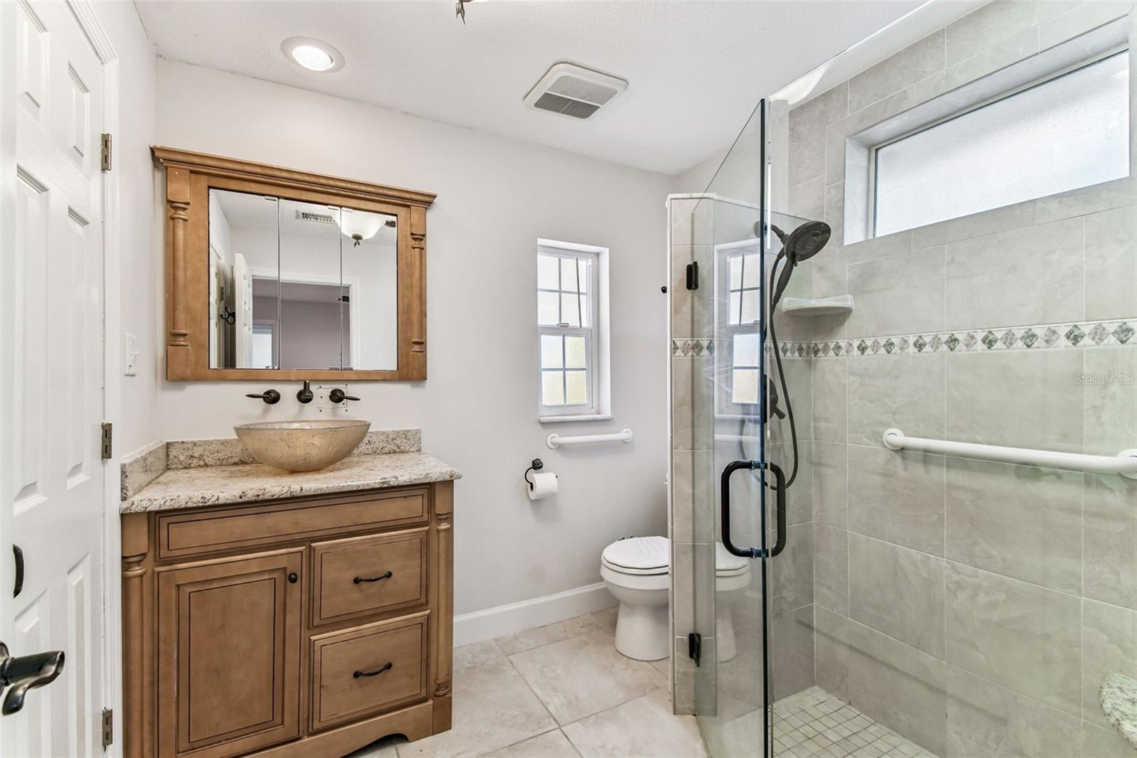 TAMPAS NORTH SIDE COUNTRY CLUB AREA UNIT - Residential